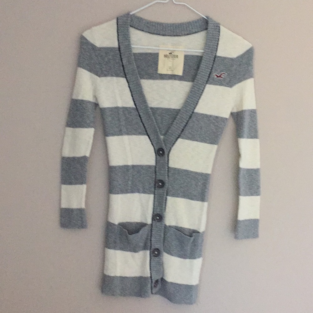 HOLLISTER CARDIGAN SWEATER